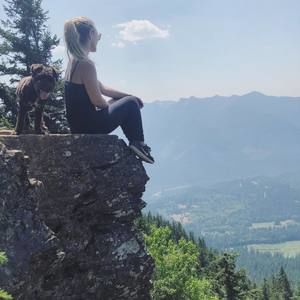 Meet your Posher, Monique